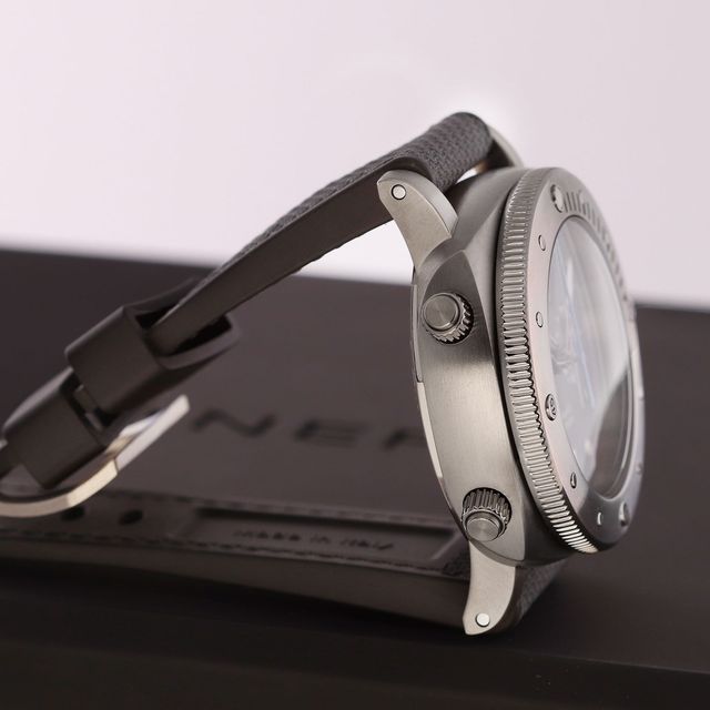 Panerai Submersible PAM01207 Image 4